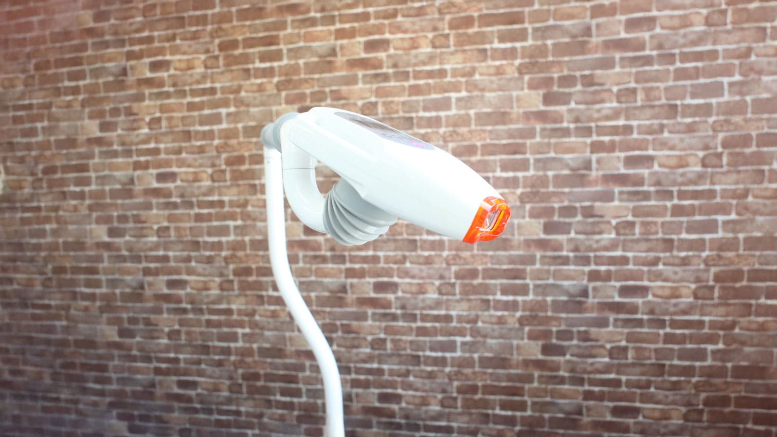 発熱が少なく患者様への負担を軽減したLEDホワイトニング照射器